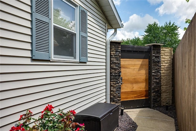 1003 Flame Ave, Effingham, IL 62401 - view of side of home with a gate