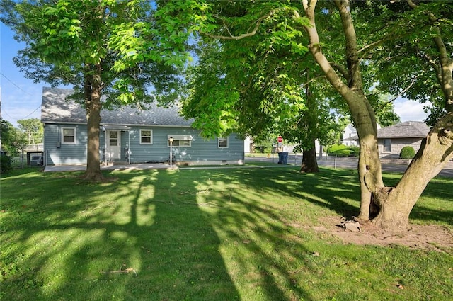 801 N Central Ave, Paris, IL 61944 - view of yard
