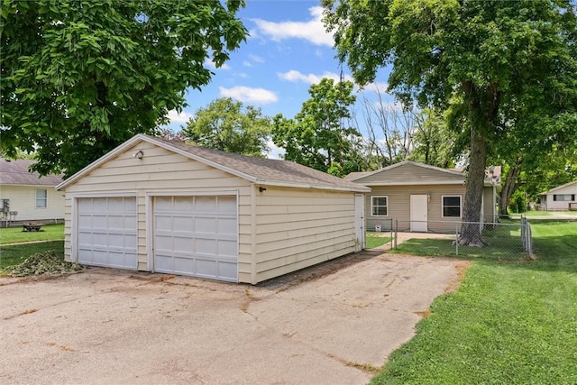 1609 10th St, Charleston, IL 61920 - view of detached garage