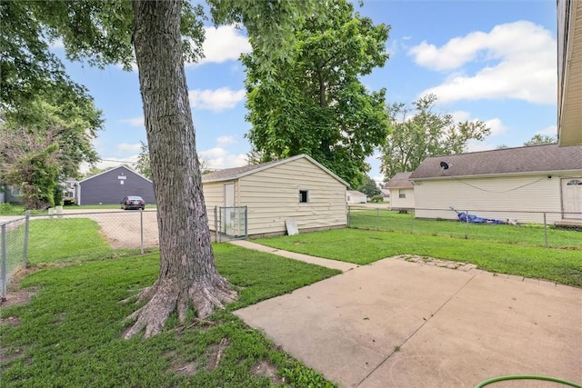 1609 10th St, Charleston, IL 61920 - view of yard with a patio area