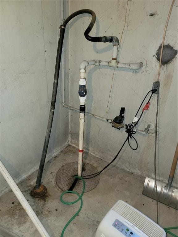 410 E Ninth St, Pana, IL 62557 - view of utilities