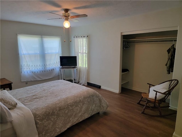 410 E Ninth St, Pana, IL 62557 - bedroom featuring wood finished floors and a ceiling fan