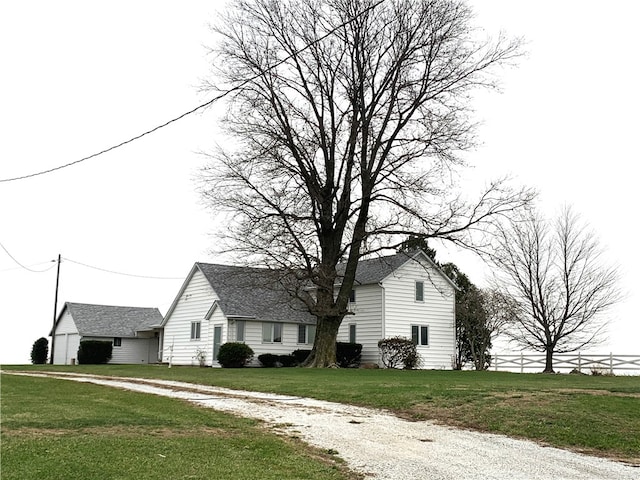 view of front facade with a front yard