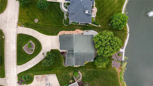 11311 E Thistlewood Ln, Effingham, IL 62401 - aerial overview of property's location featuring a large body of water