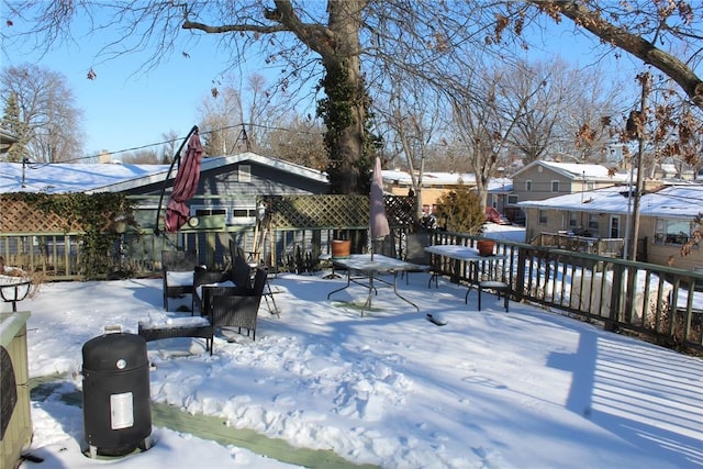 view of yard layered in snow