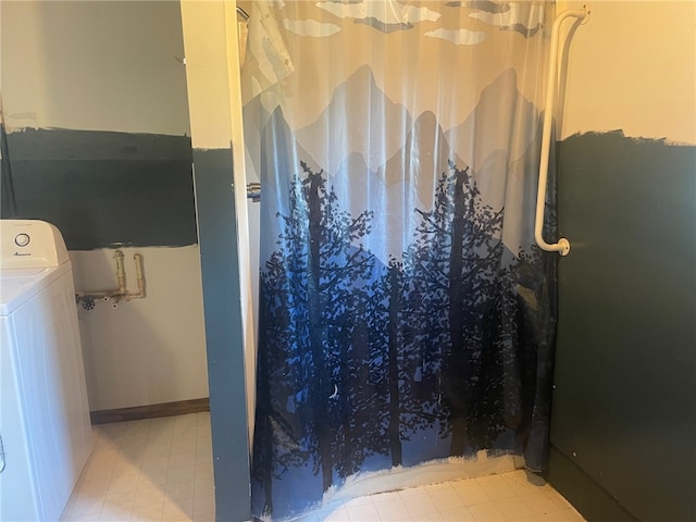 bathroom with washer / clothes dryer