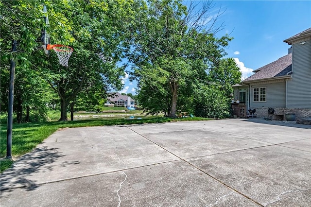 1250 W Hickory Point Rd, Decatur, IL 62526 - view of patio / terrace