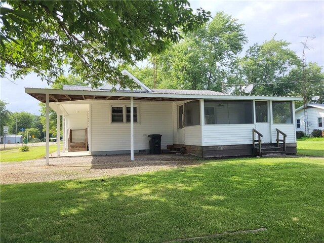 802 Indiana St, Edgewood, IL 62426 - photo 3