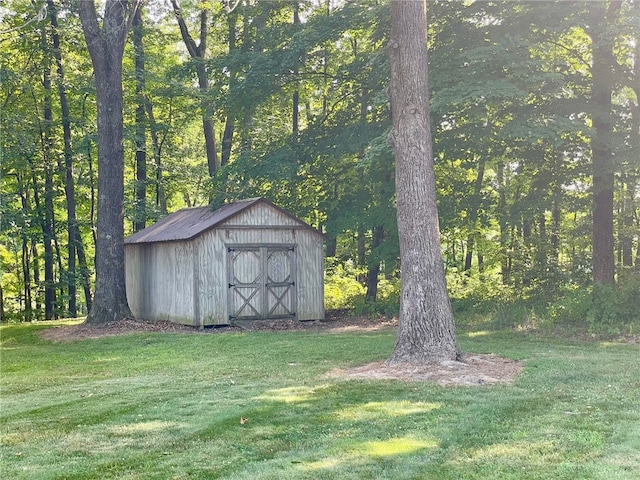 104 Woodland Dr, Marshall, IL 62441 - view of outdoor structure featuring a yard