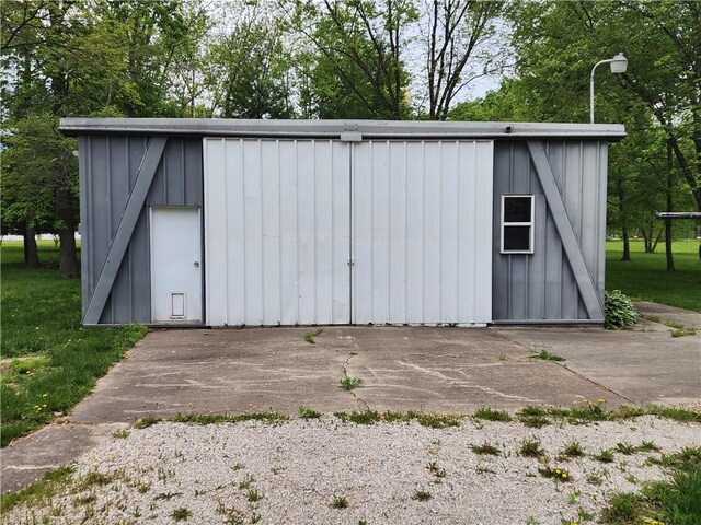 2638 E 1050th Ave, Oblong, IL 62449 - view of outbuilding featuring an outdoor structure