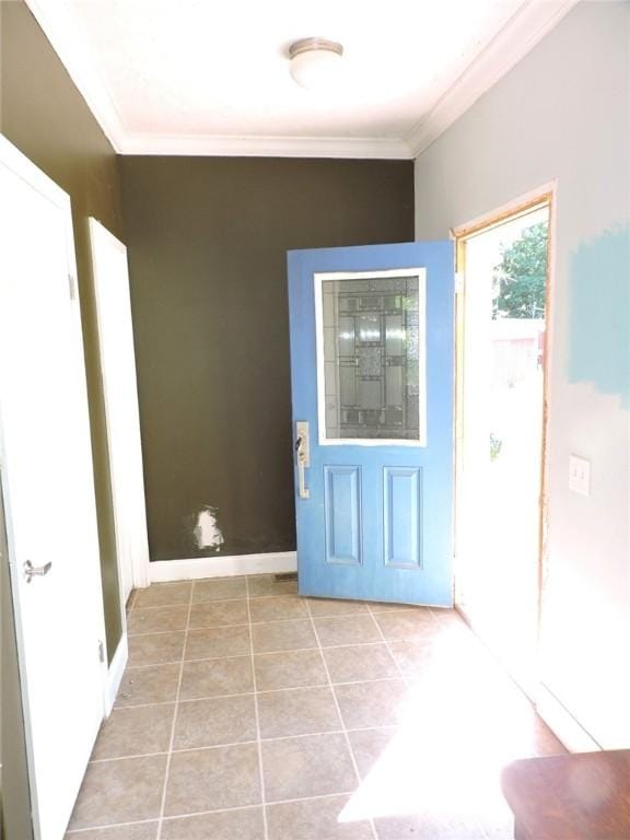 20643 1200 N Rd, Danville, IL 61834 - foyer entrance featuring crown molding, light tile patterned floors, and baseboards