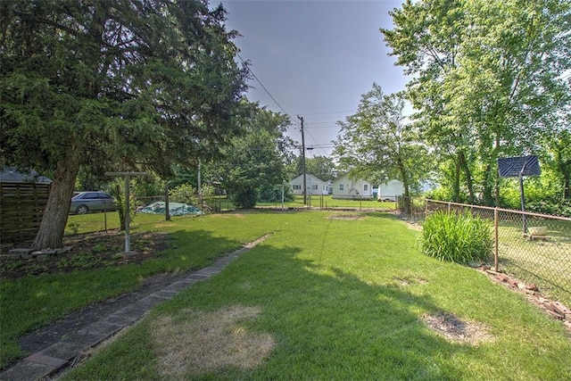 1263 E Dickinson Ave, Decatur, IL 62521 - view of yard