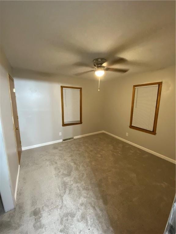 empty room with ceiling fan