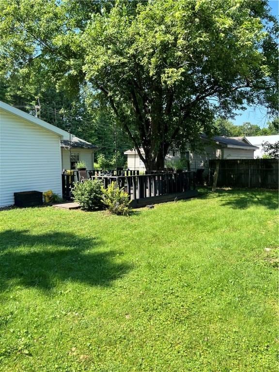 1021 W Hayes Ave, Charleston, IL 61920 - view of yard