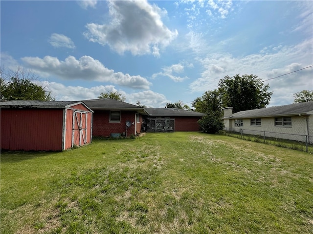 view of yard with a storage shed