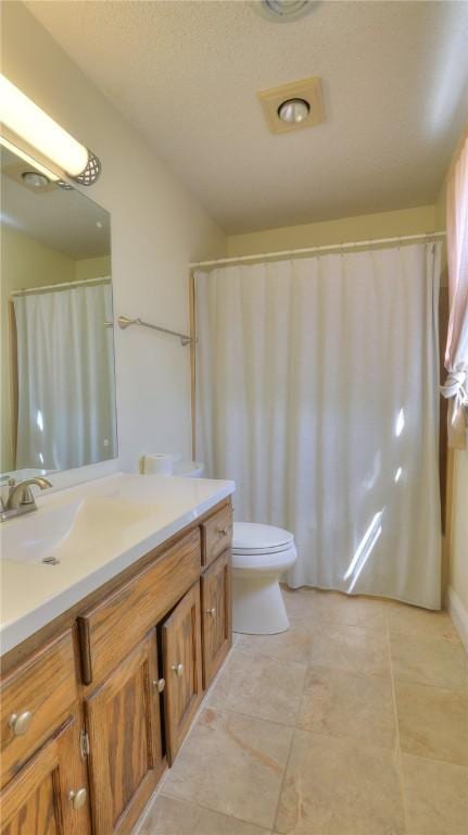 162 S Hillcrest Blvd, Decatur, IL 62522 - full bath with vanity and toilet
