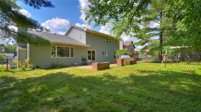162 S Hillcrest Blvd, Decatur, IL 62522 - back of property with a patio area
