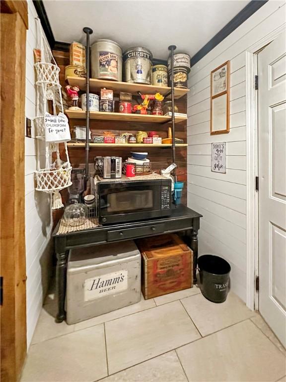 10 Rose Ln, Marshall, IL 62441 - view of storage room