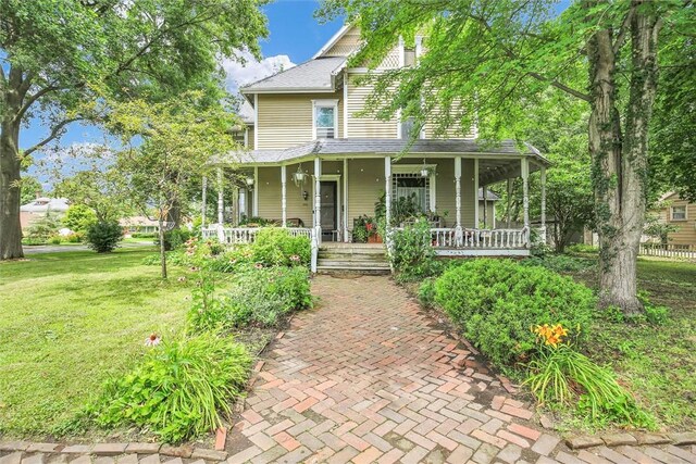 300 Pinzon St, Tuscola, IL 61953 - photo 1