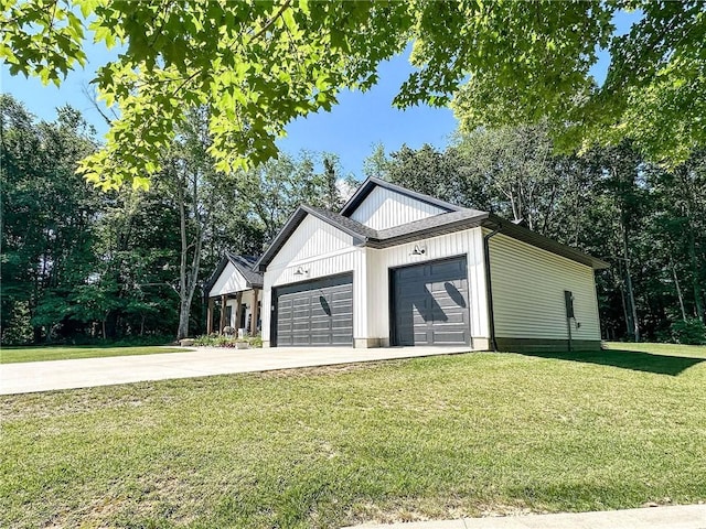 3 Wood Ridge Ln, Marshall, IL 62441 - garage with driveway