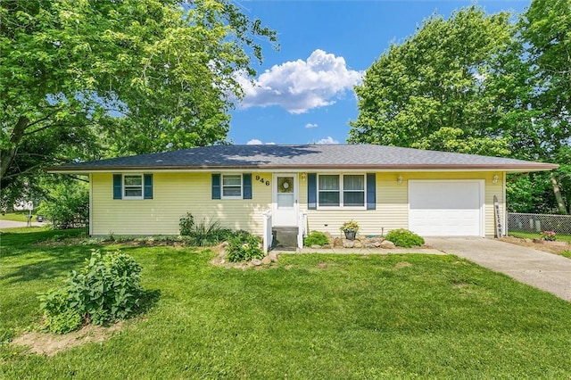 946 Foxcrest Dr, Charleston, IL 61920 - ranch-style home featuring concrete driveway and a garage