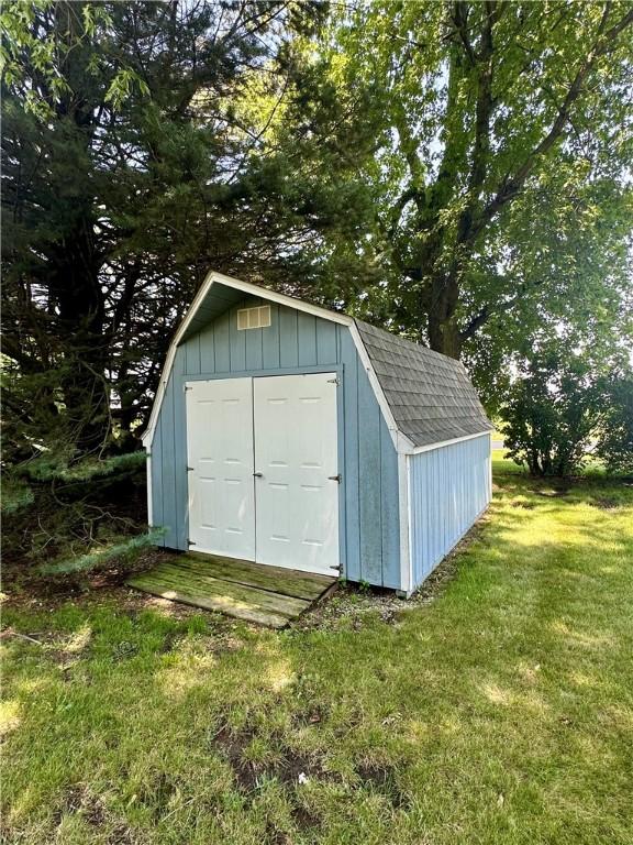 1712 Southdale Dr, Mattoon, IL 61938 - view of shed
