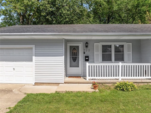 722 Connelly St, Paris, IL 61944 - photo 1