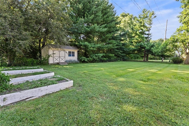 309 Santa Barbara Dr, Effingham, IL 62401 - view of grassy yard featuring a shed