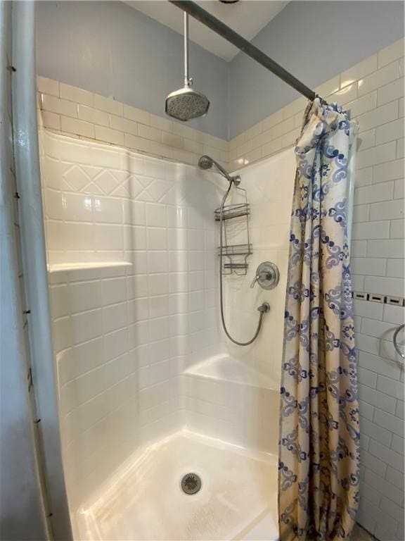 1105 Edgar Ave, Mattoon, IL 61938 - full bathroom featuring tiled shower