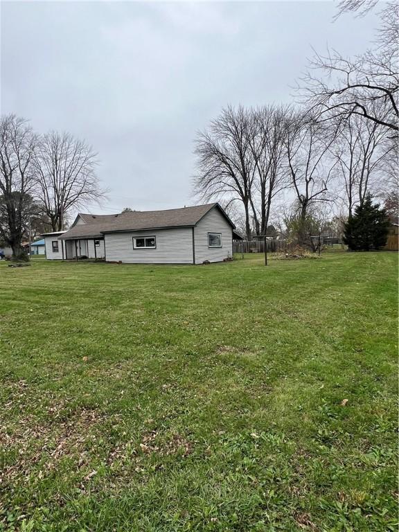 1010 S Jones St, Robinson, IL 62454 - view of yard