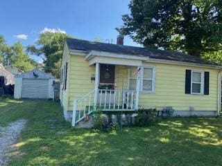 403 W Lake St, Pana, IL 62557 - photo 1