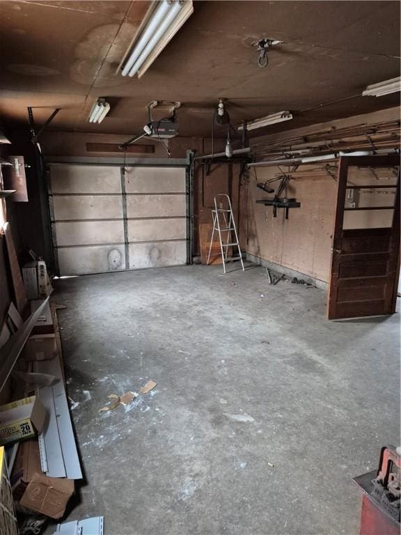 910 Glendale Ave, Tilton, IL 61833 - garage with a garage door opener