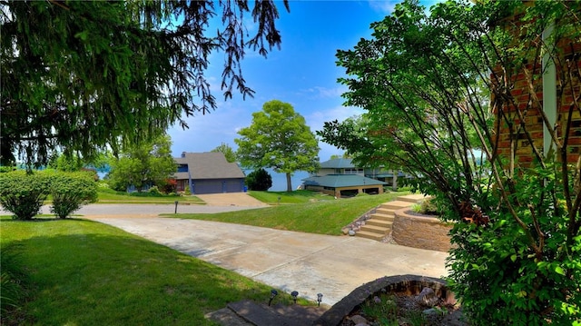 1950 Shore Oak Dr, Decatur, IL 62521 - view of grassy yard