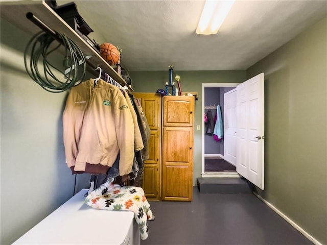 201 N York St, Martinsville, IL 62442 - view of walk in closet