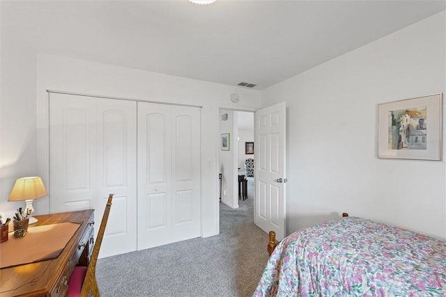 2506 Woodlawn Dr, Charleston, IL 61920 - carpeted bedroom featuring a closet
