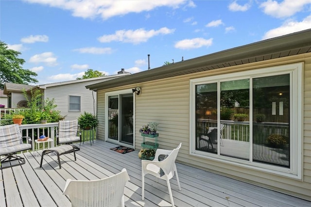 2506 Woodlawn Dr, Charleston, IL 61920 - view of wooden terrace