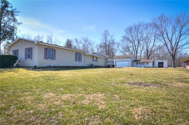 single story home featuring a front yard