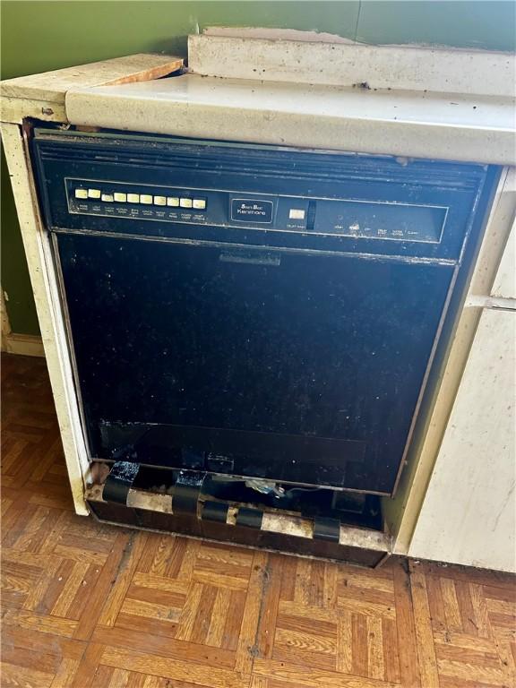 305 Bensyl Ave, Danville, IL 61832 - detailed view of black dishwasher