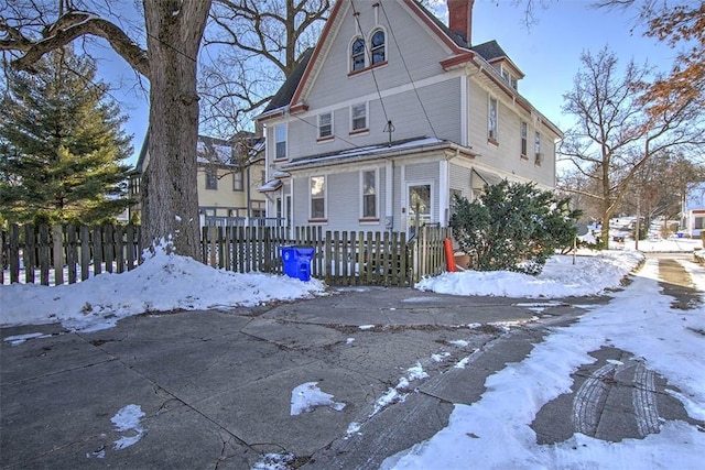 view of front of property