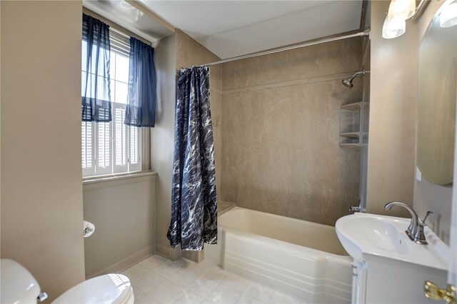 164 S Linden Ave, Decatur, IL 62522 - full bathroom with toilet, shower / bathtub combination with curtain, vanity, tile patterned floors, and baseboards