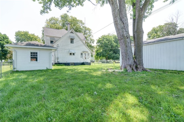 319 N Macon St, Moweaqua, IL 62550 - view of yard