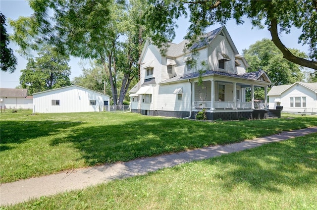 319 N Macon St, Moweaqua, IL 62550 - victorian house featuring a porch
