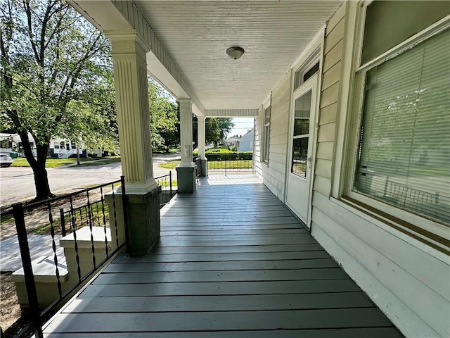 996 W Packard St, Decatur, IL 62522 - view of wooden porch