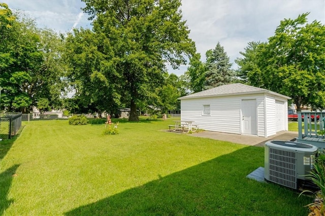 2417 Maple Ave, Decatur, IL 62526 - view of yard