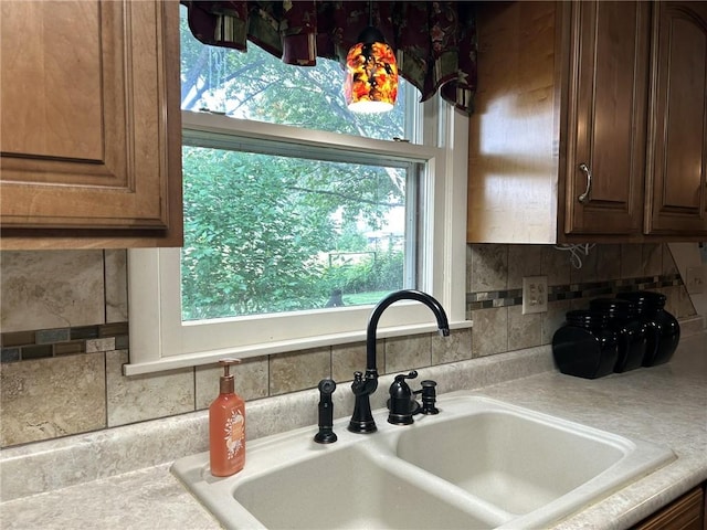 601 Holiday Dr, Effingham, IL 62401 - kitchen view of tasteful backsplash and light countertops