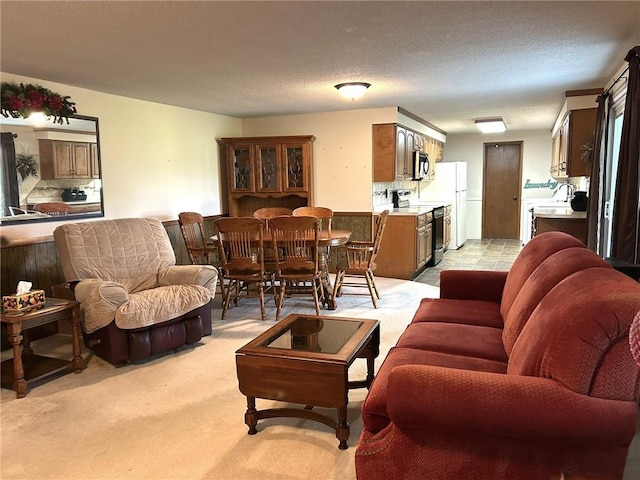 601 Holiday Dr, Effingham, IL 62401 - living area with light colored carpet