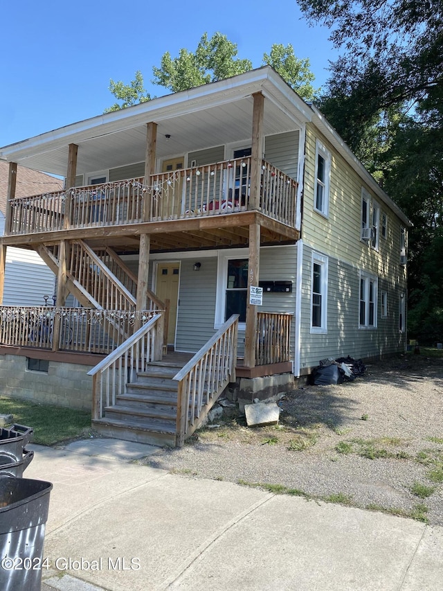 view of front facade featuring a porch