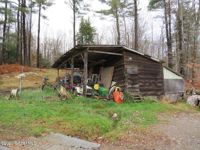 view of outdoor structure