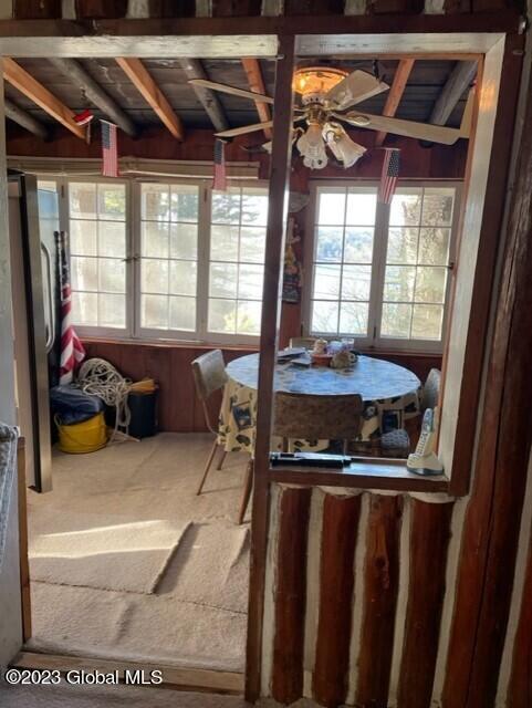 dining area with ceiling fan