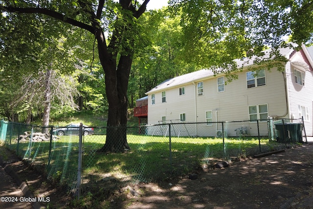 exterior space featuring a yard